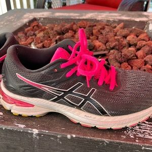 ASICS womens sneakers  gently used